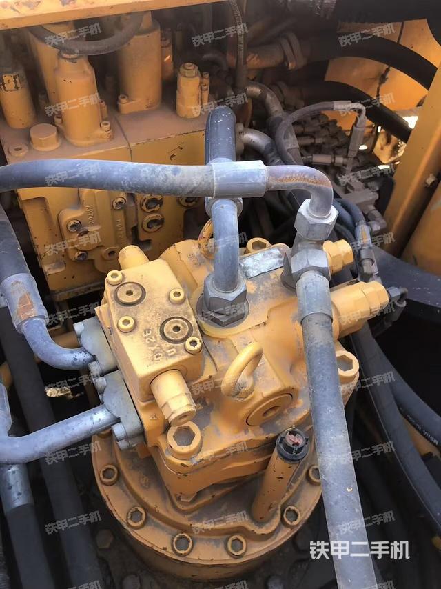 回轉(zhuǎn)馬達和主控閥（整機外觀）