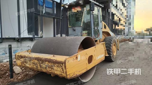 柳工6114E壓路機(jī)