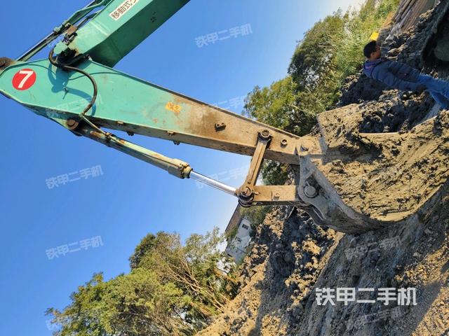 小臂整体左后（工作和回转装置）