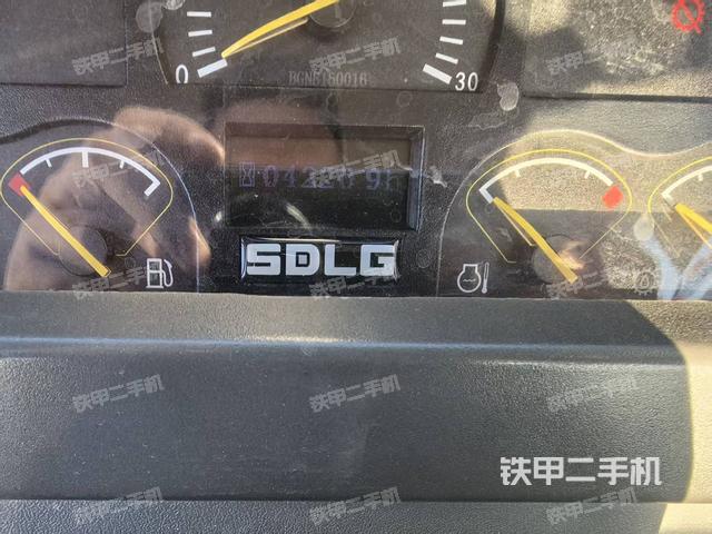 駕駛室工作臺（整機外觀及大件）