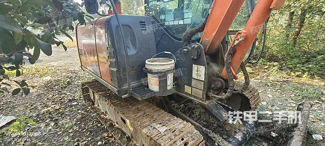 回转马达和主控阀（整机外观）