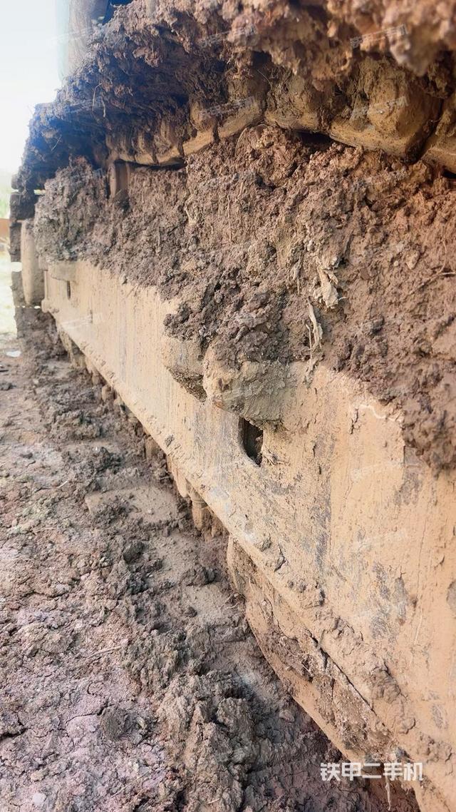 單側(cè)履帶整體（整機(jī)外觀）