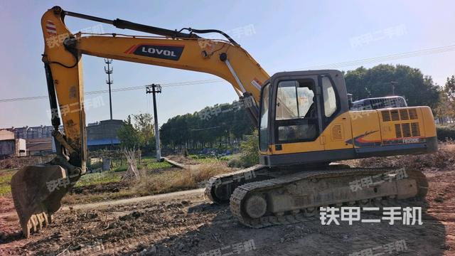 雷沃重工FR220E挖掘機(jī)