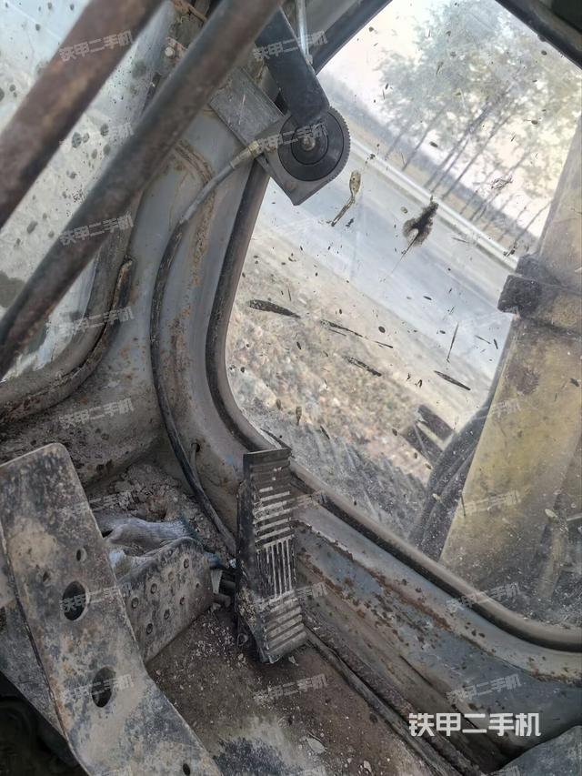 驾驶室左前45度（驾驶室部分）