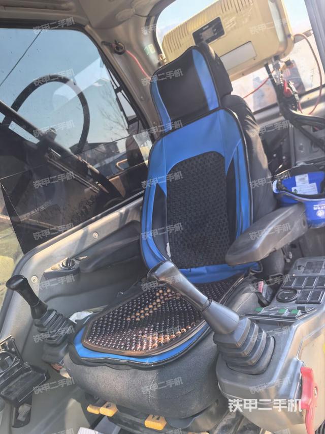 后窗玻璃角標(biāo)（駕駛室部分）