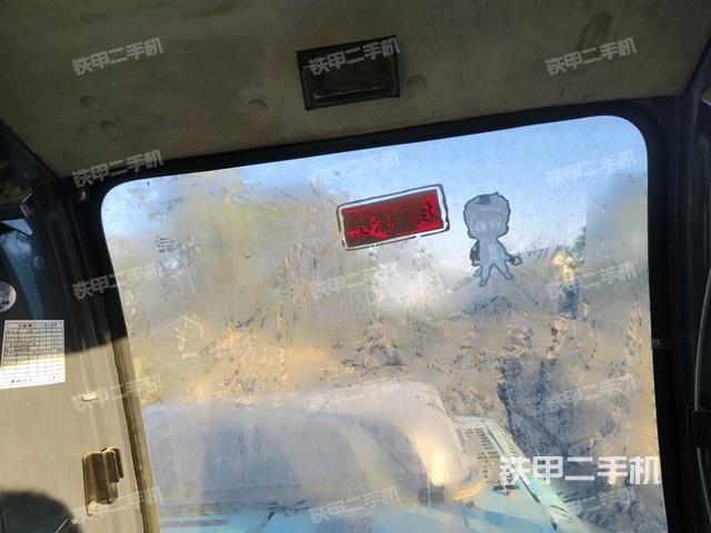 后窗玻璃角标（驾驶室部分）