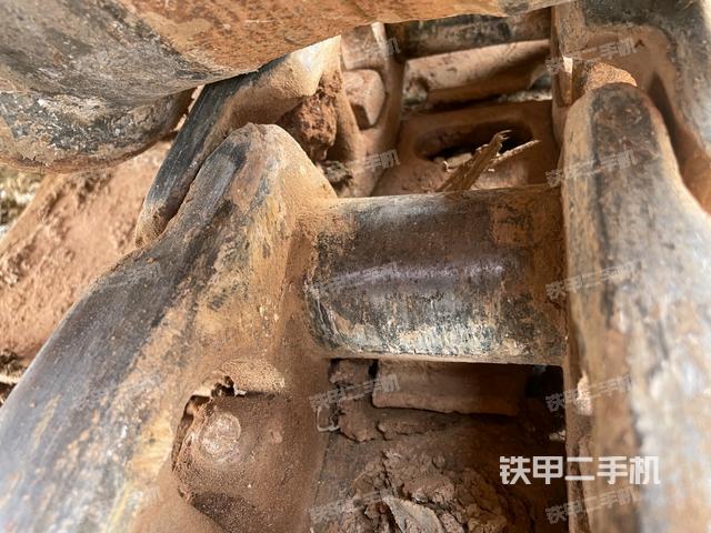 右驅(qū)動輪（行走機(jī)構(gòu)）