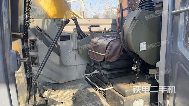 驾驶室整体（整机外观）