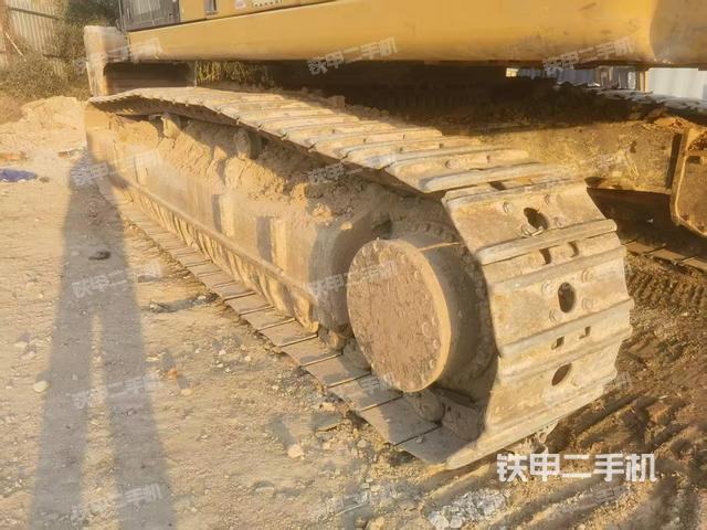 單側(cè)履帶整體（整機(jī)外觀）