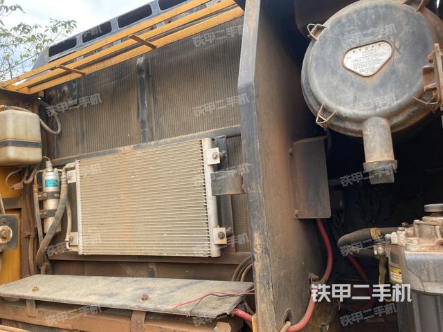 電瓶（大件艙室）