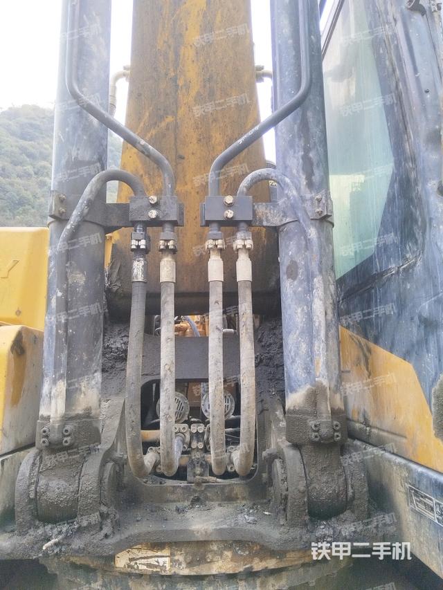 大臂油缸整體?豎拍（工作和回轉(zhuǎn)裝置）