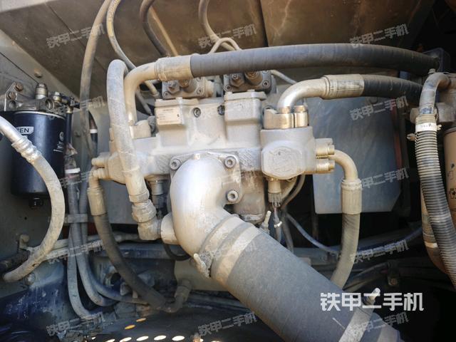 液壓泵艙室正面整體（整機(jī)外觀）