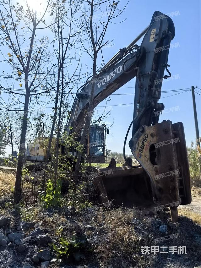 大臂背部俯視（工作和回轉(zhuǎn)裝置）