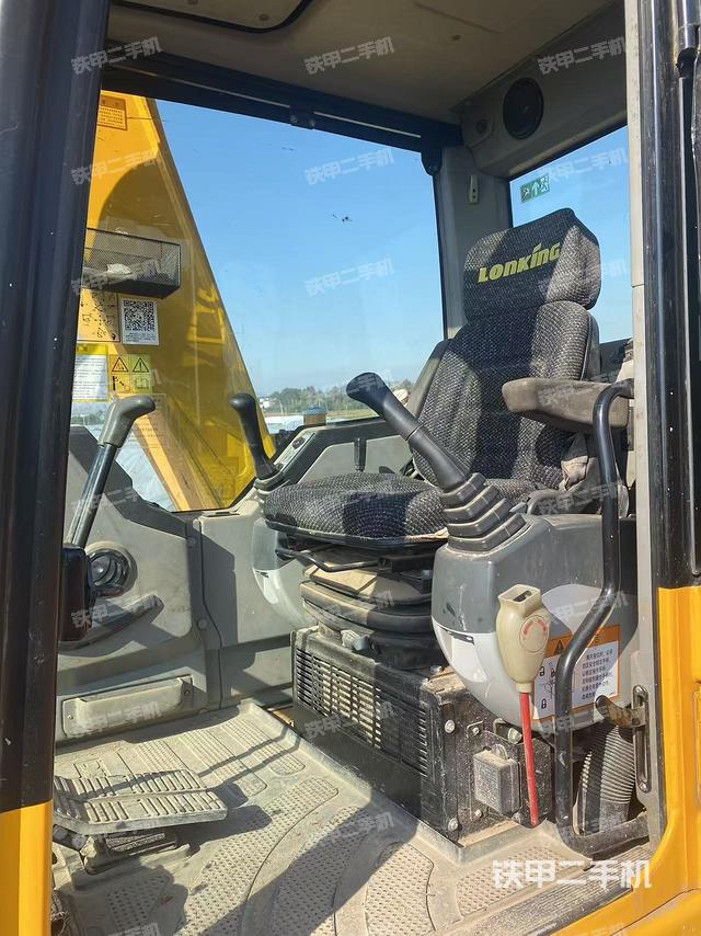 駕駛室整體（整機(jī)外觀）