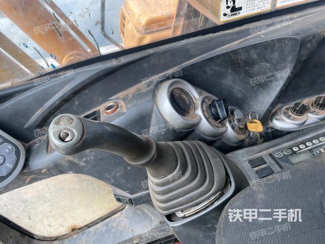 座椅左側(cè)控制臺/音響/含左手柄（駕駛室部分）