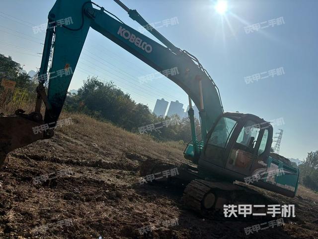 神鋼SK200-8挖掘機(jī)