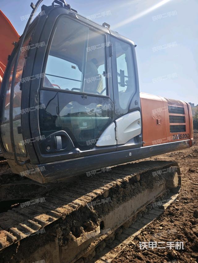 駕駛室整體（整機外觀）