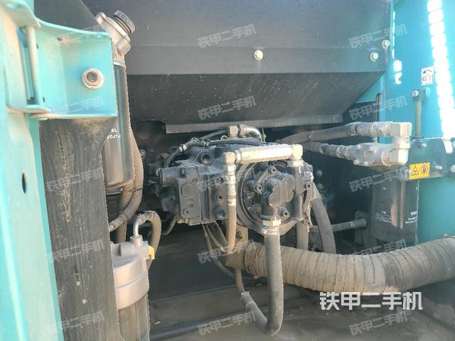 液壓泵斜45?左（大件艙室）