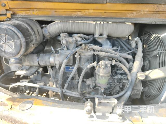 發(fā)動(dòng)機(jī)室（上車(chē)部件）