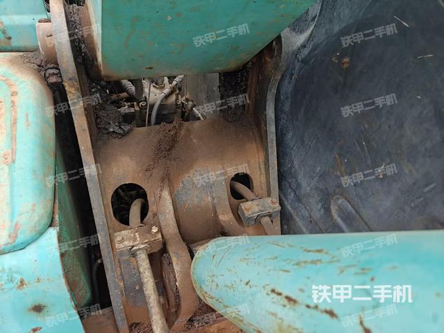 转盘和下车架正前（工作和回转装置）