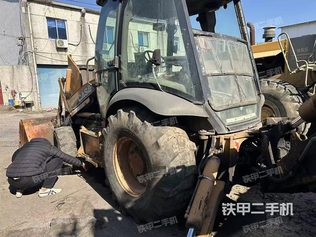 整机左侧（设备外观及核心部件）