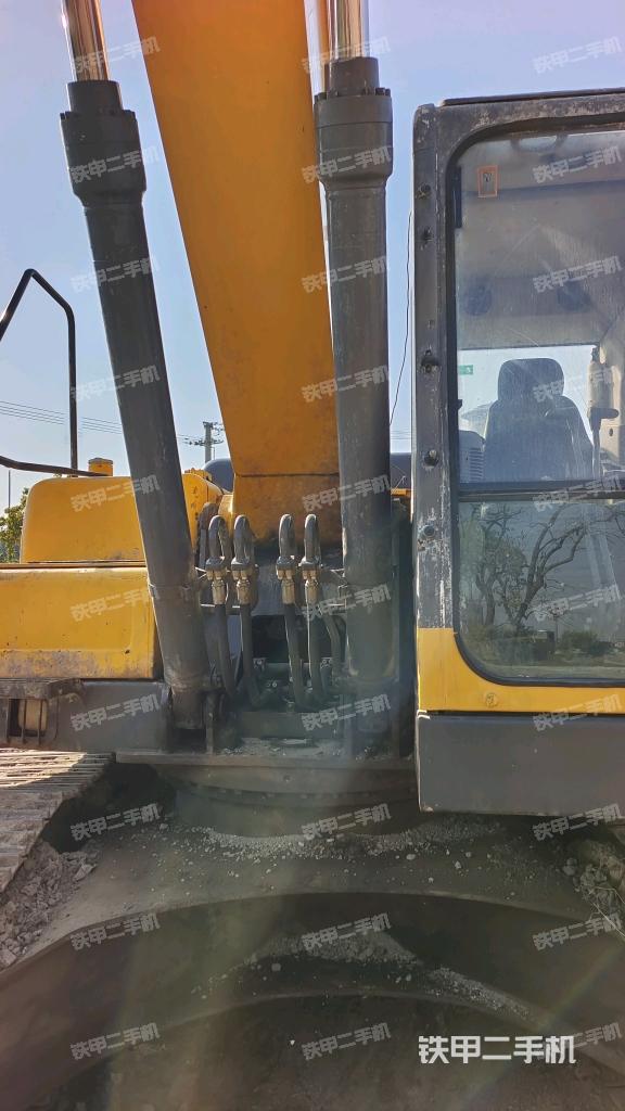 大臂油缸整體?豎拍（工作和回轉(zhuǎn)裝置）