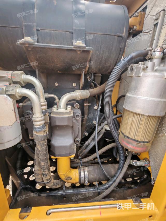 液壓泵艙室正面整體（整機(jī)外觀）