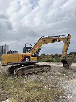 雷沃重工FR210E2挖掘機(jī)