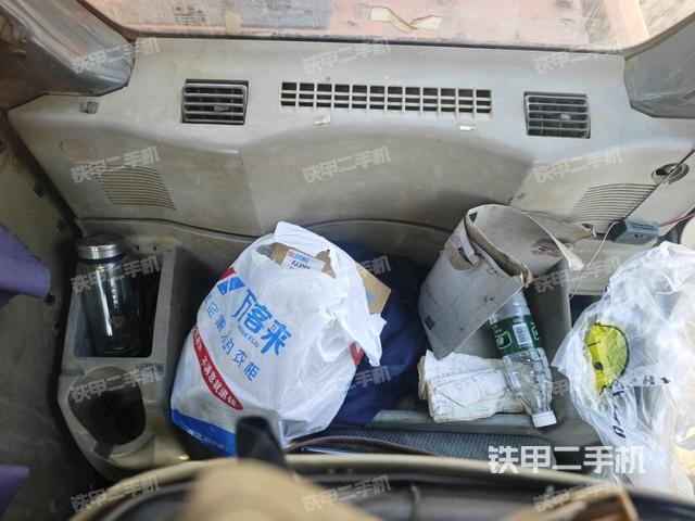 后窗玻璃角标（驾驶室部分）