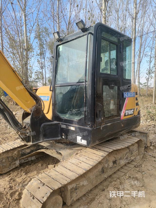 驾驶室整体（整机外观）