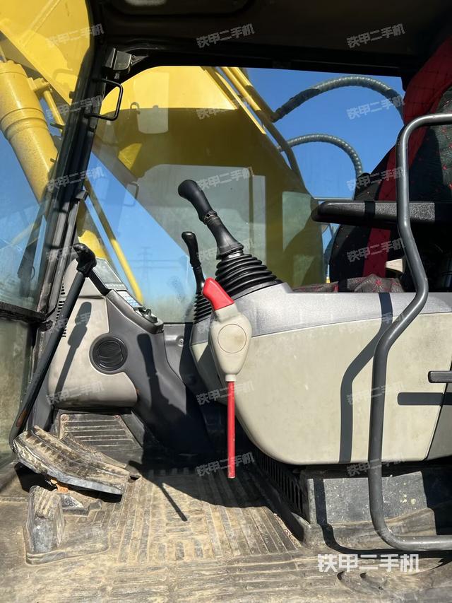 驾驶室整体（整机外观）