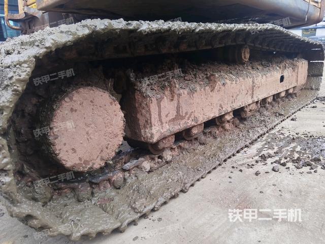 左侧履带整体 （行走机构）