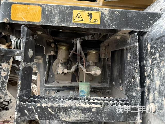 發(fā)動機右側(cè)（整機外觀及大件）