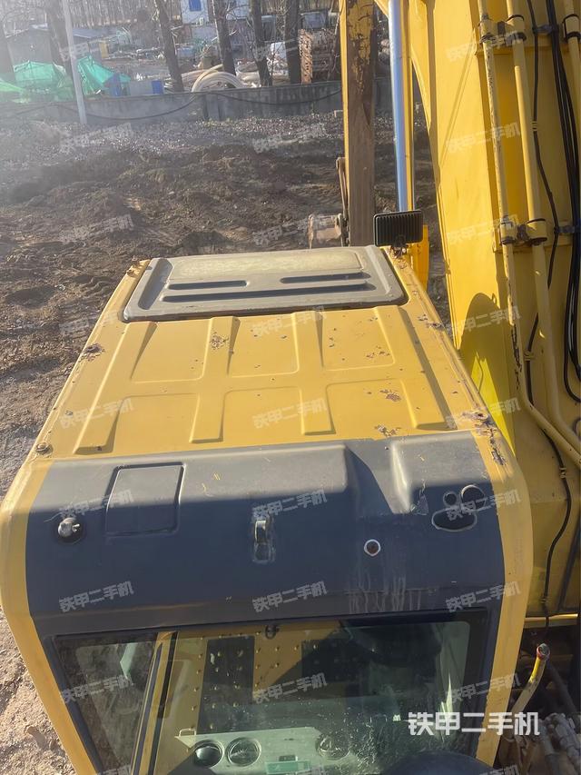 驾驶室顶部（整机外观）