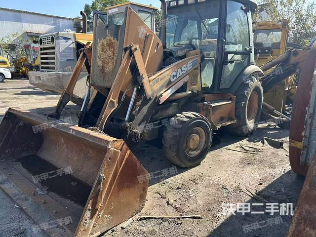 凯斯580SM3两头忙