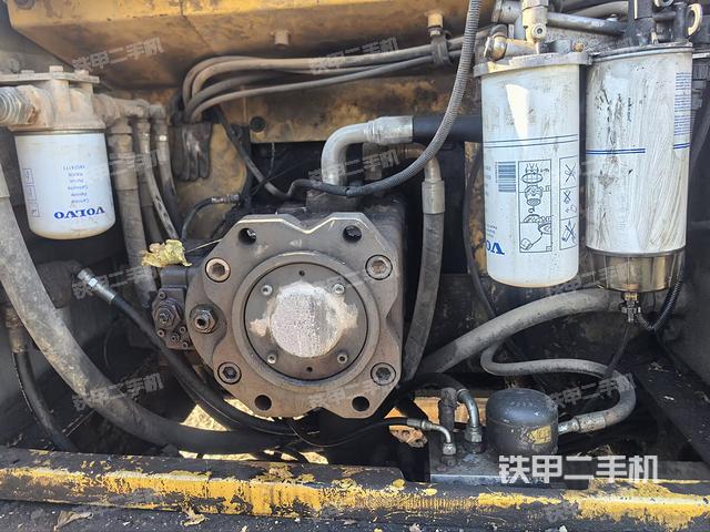 液壓泵斜45?左（大件艙室）