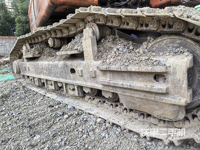 單側(cè)履帶整體（整機(jī)外觀）