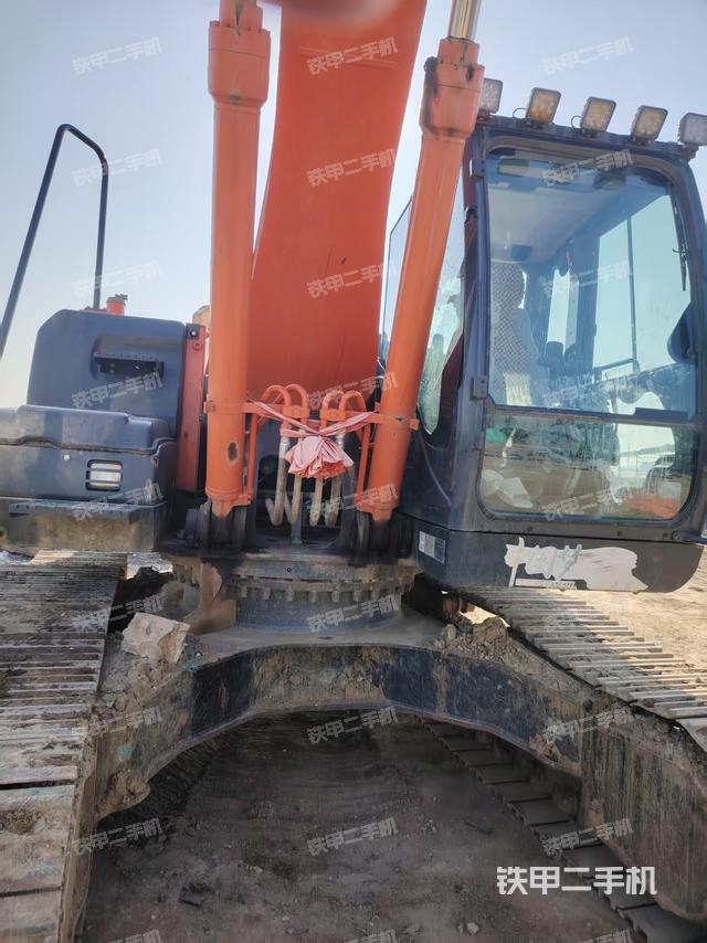 駕駛室頂部（整機(jī)外觀）