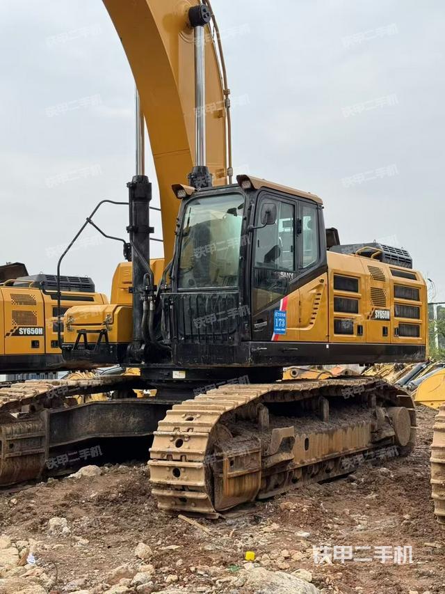 驾驶室整体（整机外观）