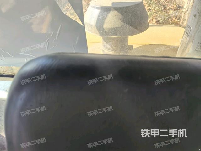 驾驶室顶蓬内（压路机驾驶室）