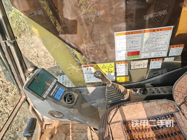 座椅左側(cè)控制臺(tái)/音響/含左手柄（駕駛室部分）