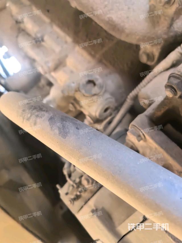 分動箱或變速箱（壓路機(jī)發(fā)動機(jī)艙）