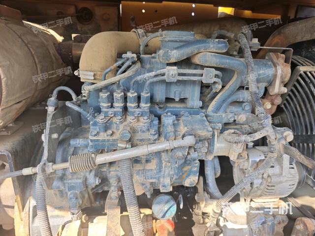 發(fā)動(dòng)機(jī)室（上車部件）