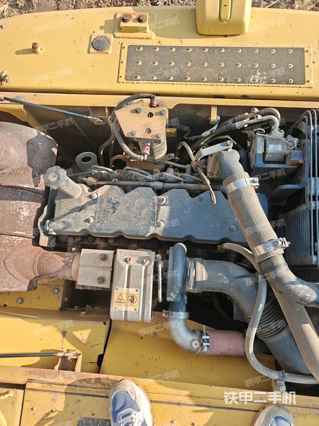 氣門(mén)室蓋螺絲特寫(xiě)（上車(chē)部件）