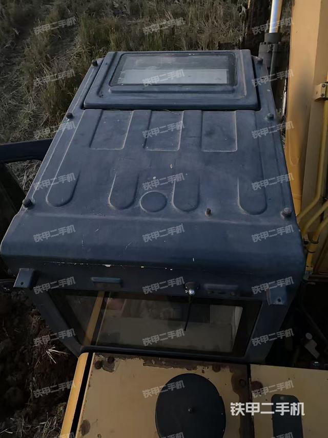 駕駛室頂部（整機(jī)外觀(guān)）