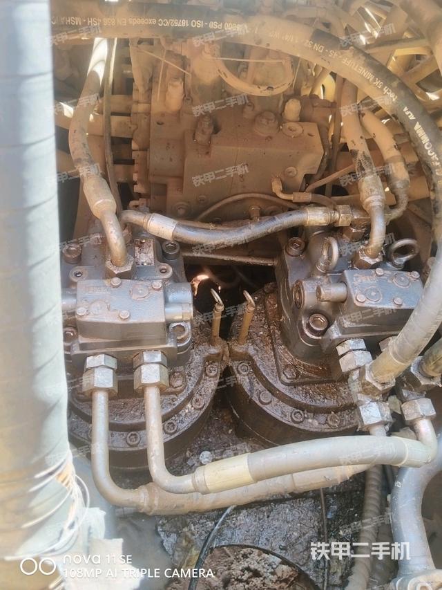 回轉(zhuǎn)馬達和主控閥（整機外觀）