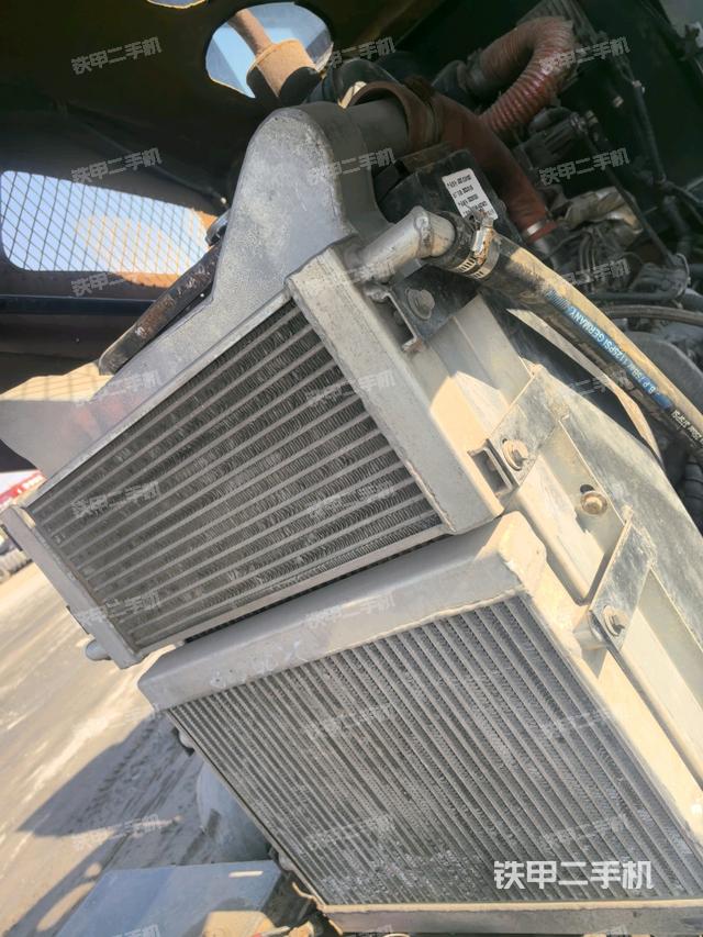 柴油泵全景（壓路機(jī)發(fā)動機(jī)艙）