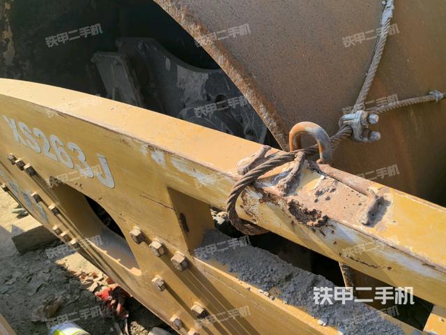 前輪右側(cè)減震塊連接及部件（壓路機前后車架）