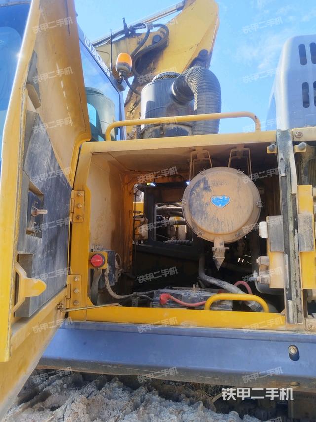 液壓泵斜45?右（大件艙室）