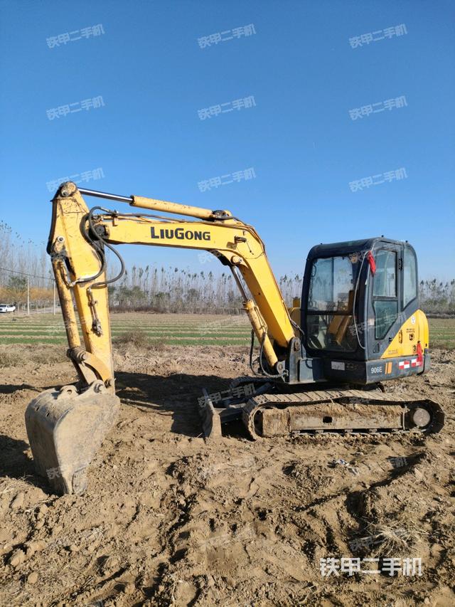 柳工CLG906D挖掘機(jī)